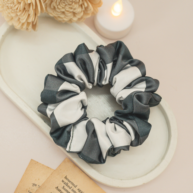 Charlotte Dura-Flex Scrunchie