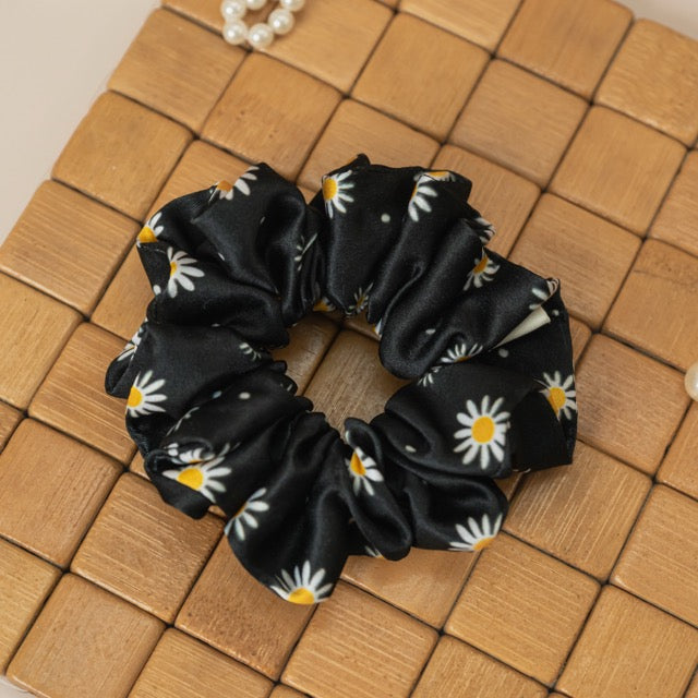 Moon Daisy Dura-Flex Scrunchie