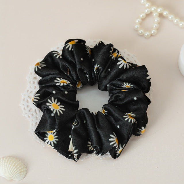 Moon Daisy Dura-Flex Scrunchie